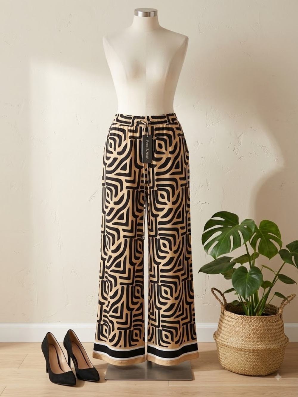 Geometric-Print Wide Leg  Pants in Beige & Black